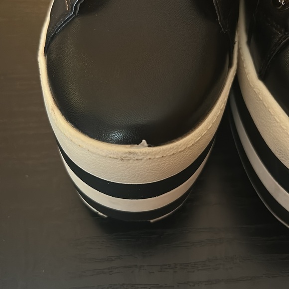 Weeboo, platform sneakers, black and white size 8.5EUC - Picture 3 of 9